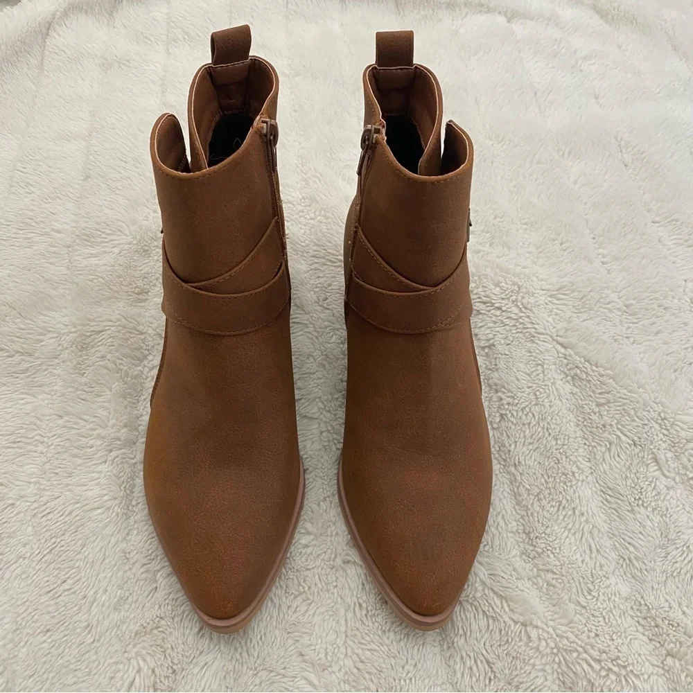 Maurices SuperCush Brown Tan Ankle Boots Booties w/ Buckle Accent Boho Size 7.5